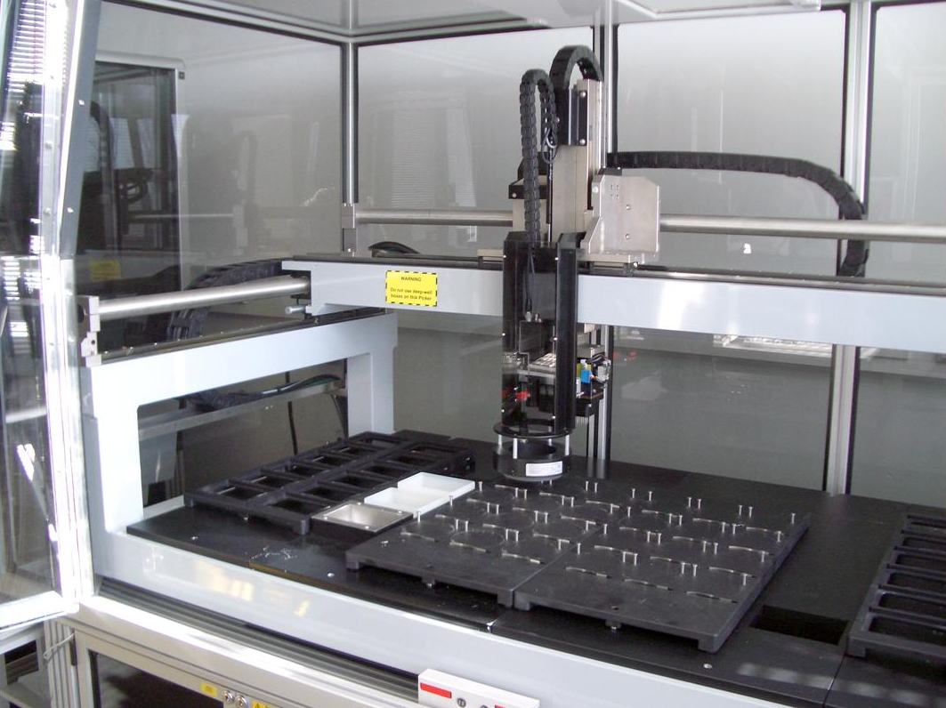 A cell picking robot