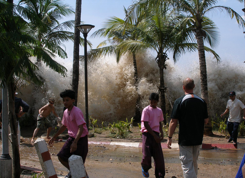 Tsunami hits Thailand in 2004
