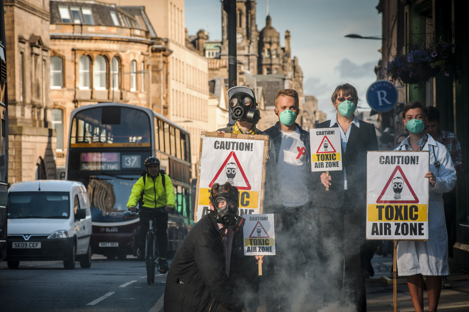 Activists gather to demand clean air as Edinburgh Air Pollution Zone to be expanded.