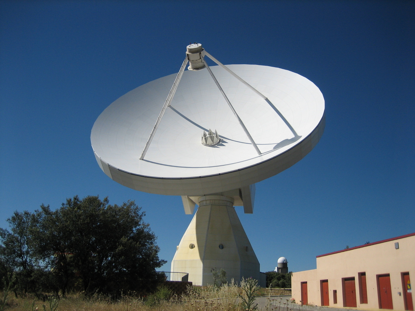The Aries Antenna at the Yebes astronomical observatory (Guadalajara, Spain).