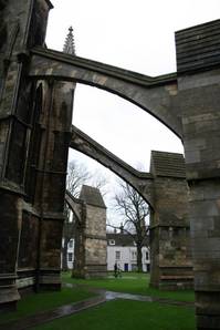 Flying buttresses