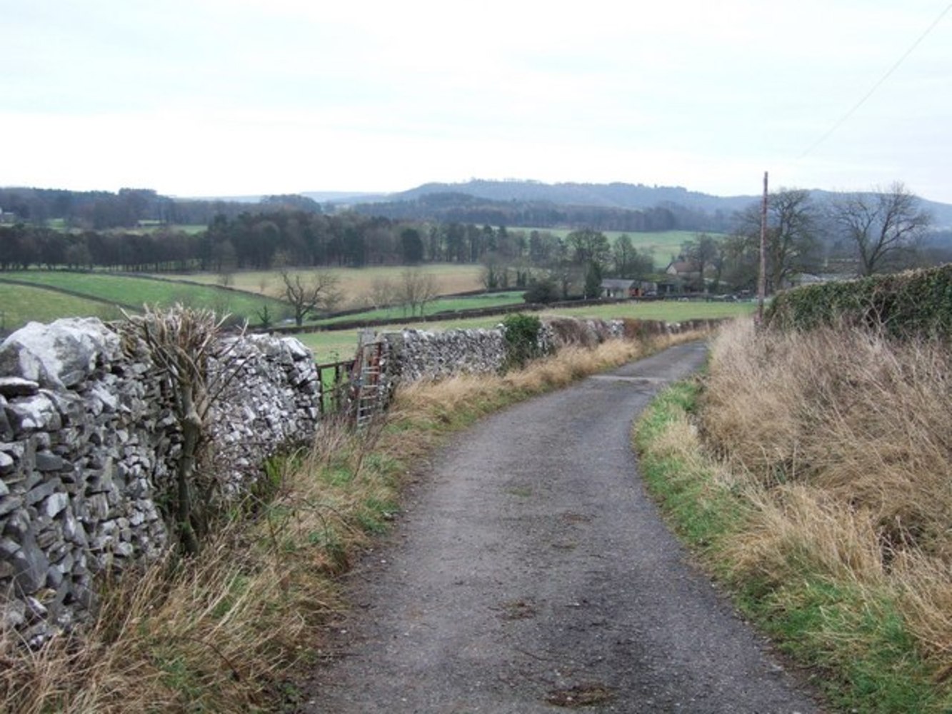  == {{int:filedesc}} == {{Information |description={{en|1=Pennyunk Lane The lane has a long history (www.themodernantiquarian.com/site/2042/fin_cop.html ). This smooth-surfaced eastern section approaches Highfield Farm in the distance, at the northern...