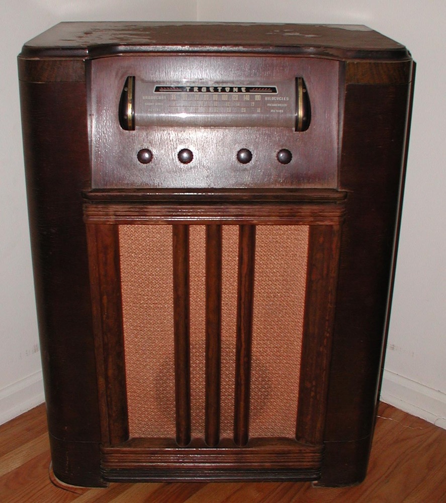 Picture of a Truetone brand old-fashioned radio