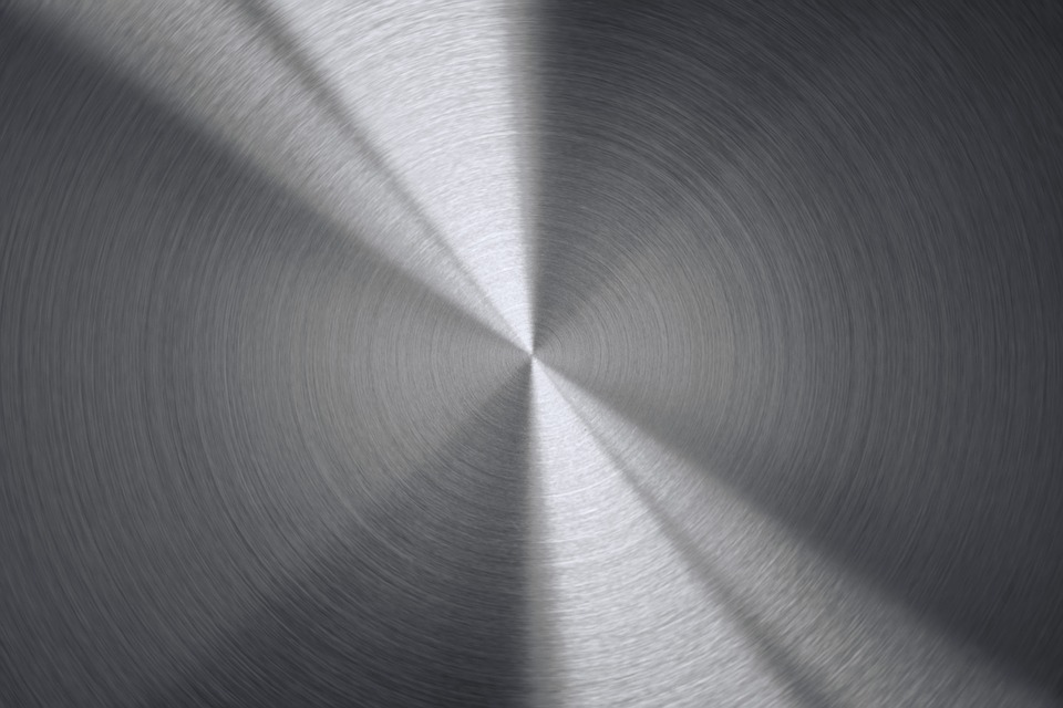 Circular pattern in metal