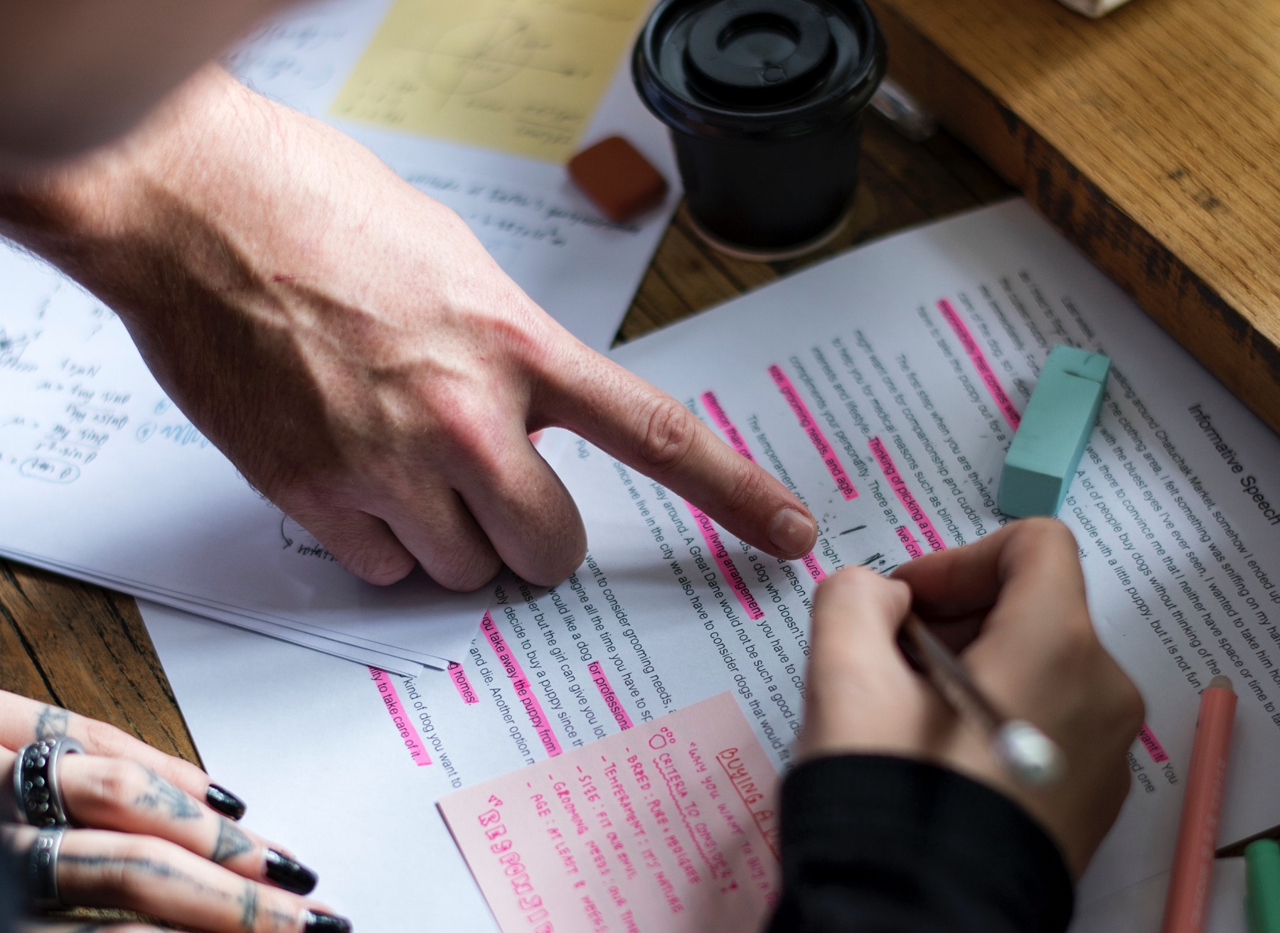 Editors and reviewers are more likely to accept manuscripts if they have the same gender and nationality as the authors.