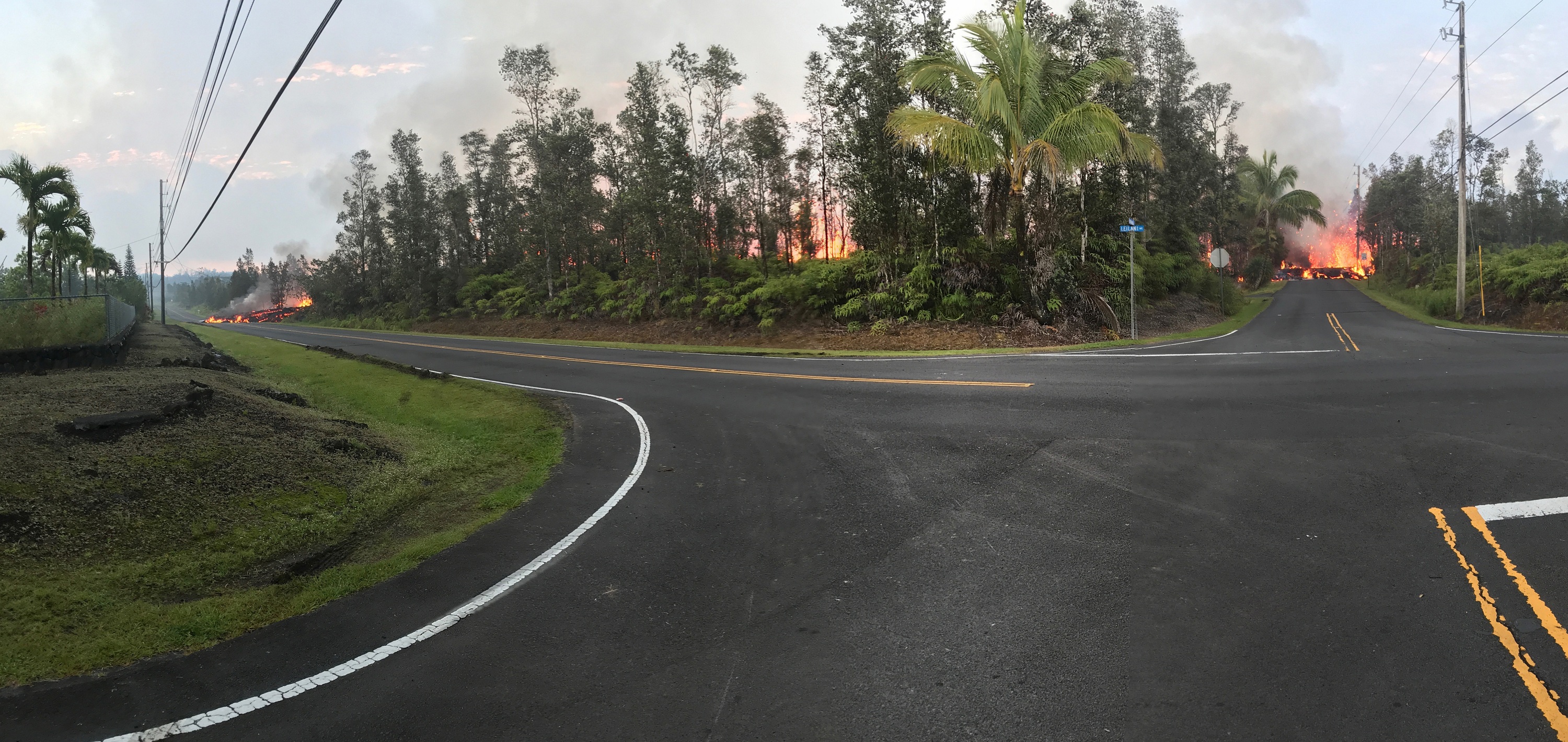 A panoramic view of fissure 7 from the intersection of Leilani and Makamae Streets in the Leilani Estates subdivision. This photo was taken at 06:01 a.m. HST 5th May.