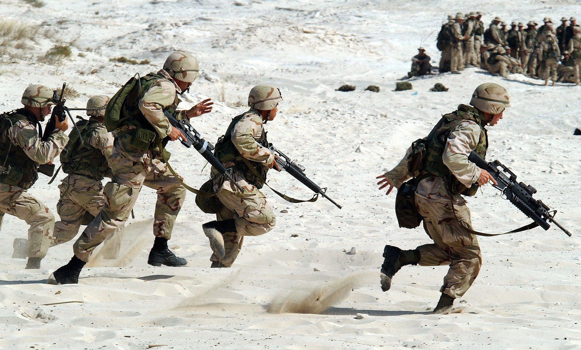 Soldiers in combat on the battlefield