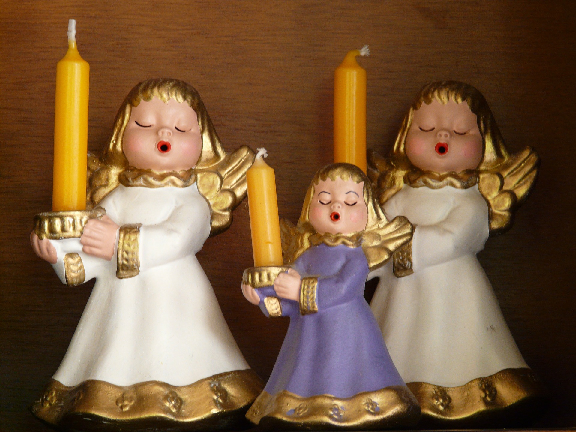 Singing cherubs