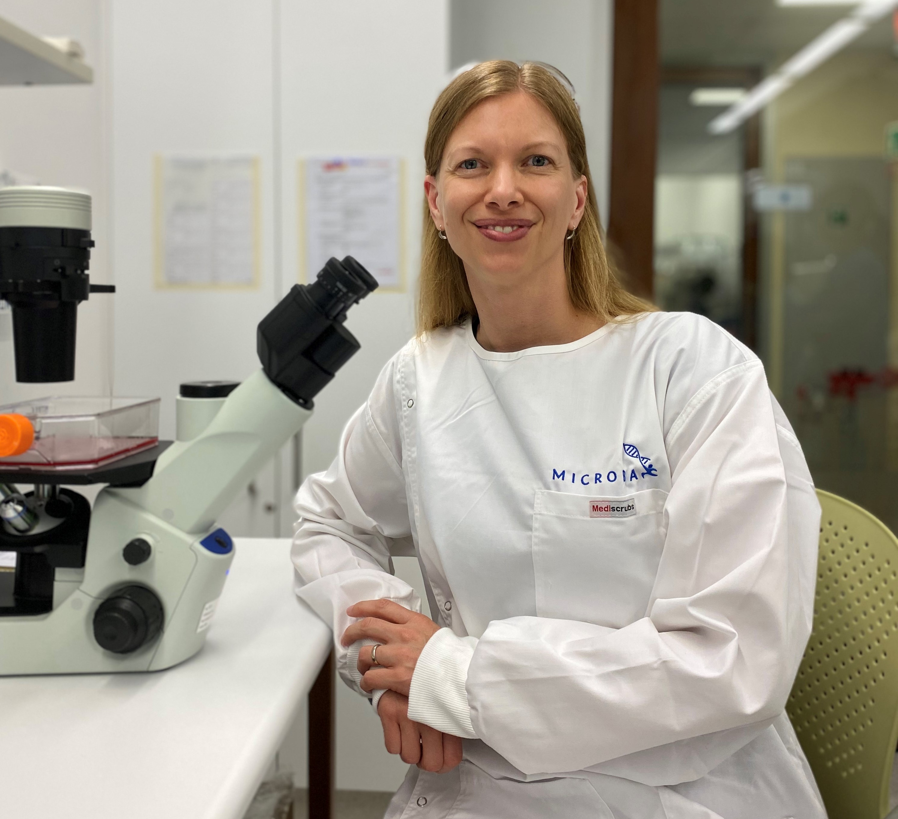 Dr Alena Pribyl in Microba lab