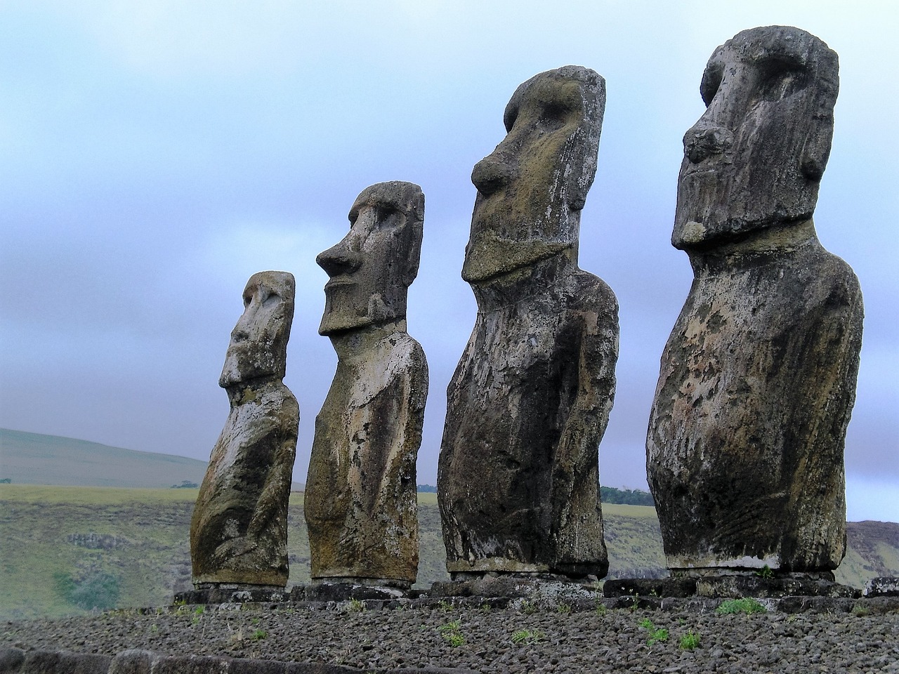 Rapa Nui statues