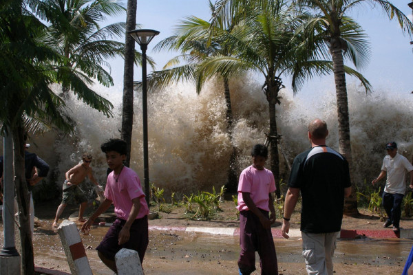 Tsunami hits Thailand in 2004