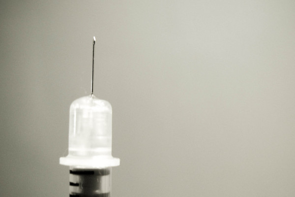 Diabetes insulin syringe and needle