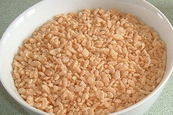 The ingredients for making Rice Krispies cakes
