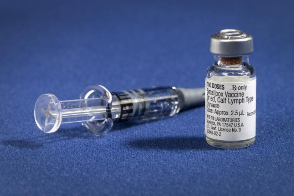  The smallpox vaccine diluent in a syringe along side a vial of Dryvax® dried smallpox vaccine. Vaccinia (smallpox) vaccine, derived from calf lymph, and currently licensed in the United States, is a lyophilized, live-virus preparation of infectious...