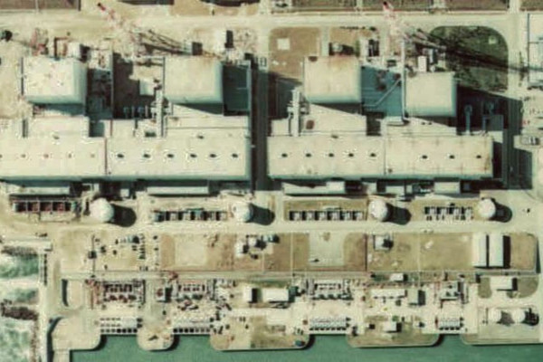  Fukushima I Nuclear Power Plant. Tight crop showing reactors 4, 3, 2 and 1, reading left (South) to right (North). Area shown is approximately 600 by 350 metres. Made based on [http://w3land.mlit.go.jp/WebGIS/ National Land Image Information (Color...