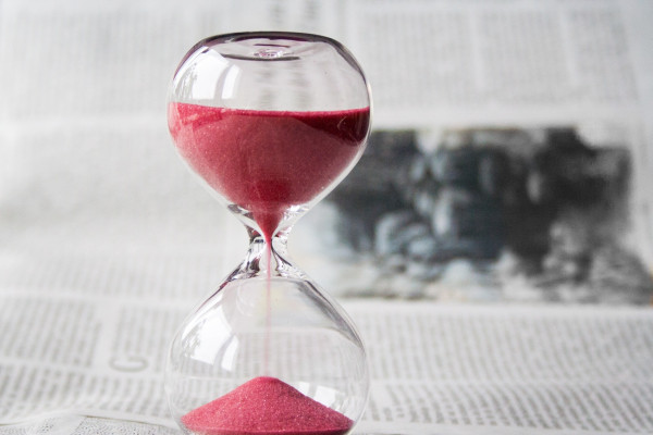 Hourglass sand timer