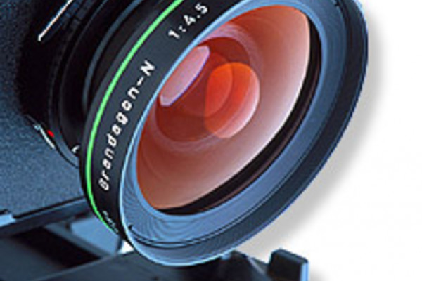 A large format photographic lens