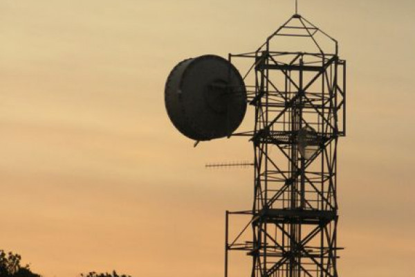 microwave telecommunication tower