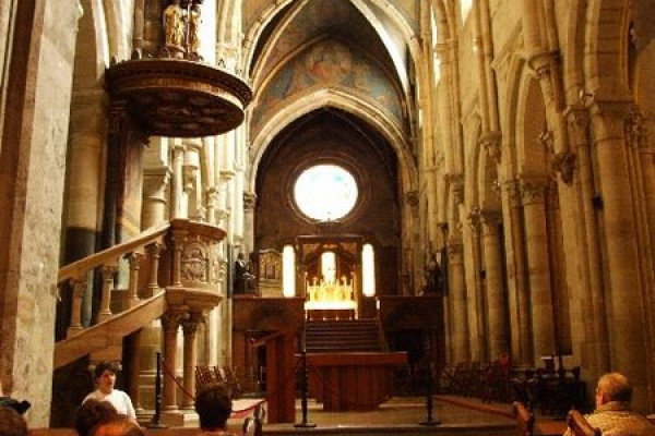 Pannonhalma Archabbey - Cathedral walls have great thermal properties.