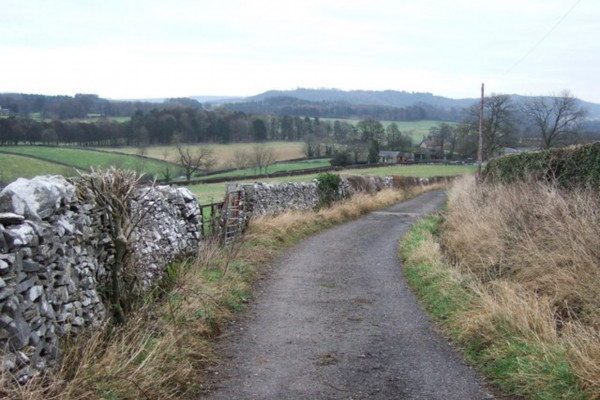  == {{int:filedesc}} == {{Information |description={{en|1=Pennyunk Lane The lane has a long history (www.themodernantiquarian.com/site/2042/fin_cop.html ). This smooth-surfaced eastern section approaches Highfield Farm in the distance, at the northern...