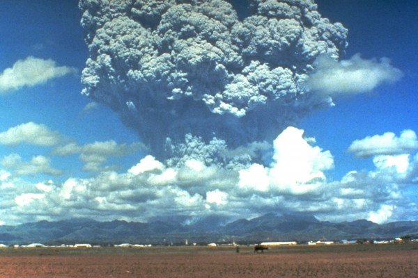 Mt Pinatubo erupting in 1991