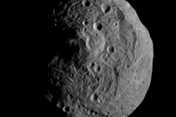 Asteroid 4 Vesta from Dawn on July 17, 2011. The image was taken from a distance of 9,500 miles (15,000 km) away from Vesta.