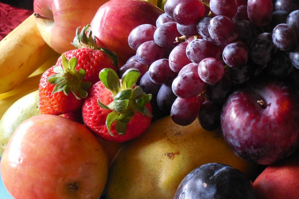 Collection of fruits in a fruit bowl