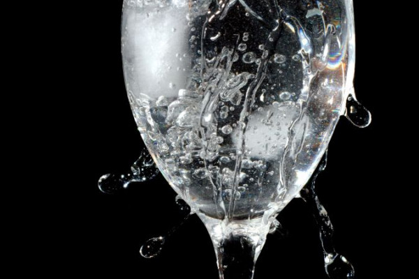 water glass with ice