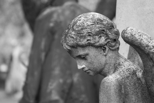 A statue of an angel