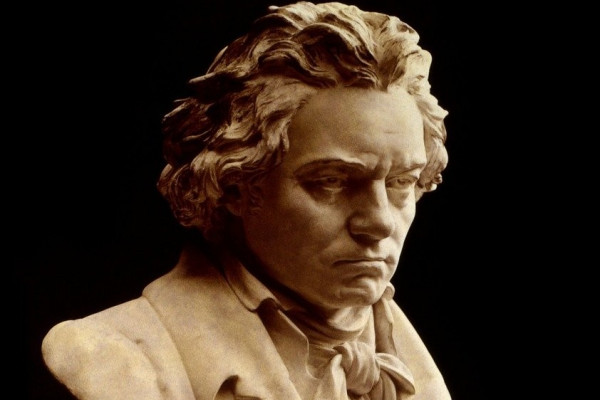 A bust of Beethoven.