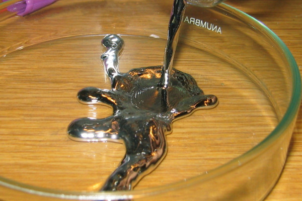 Element mercury (Hg), liquid form.