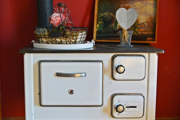 A cooker and oven unit