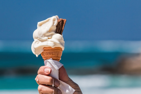 Ice cream in the sunshine