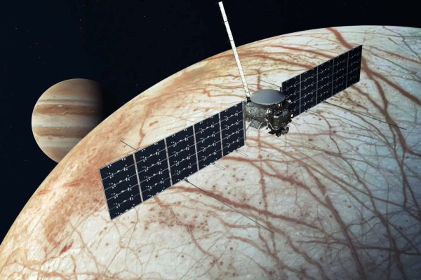 Clipper above Europa