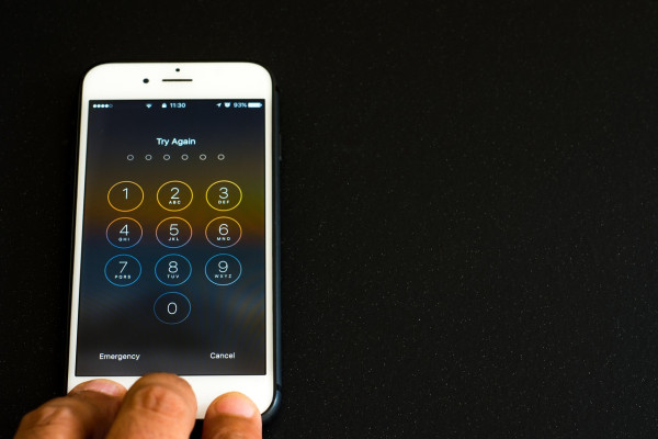 iPhone lockscreen