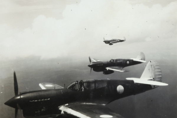 Three WW2 planes in formation