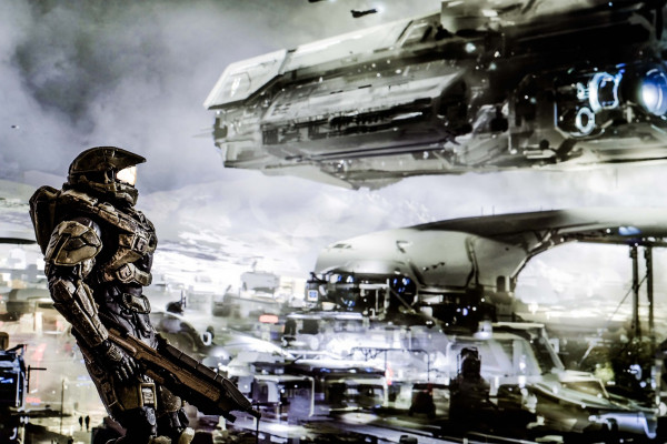 Master Chief from Halo looking at a spaceship covered in snow