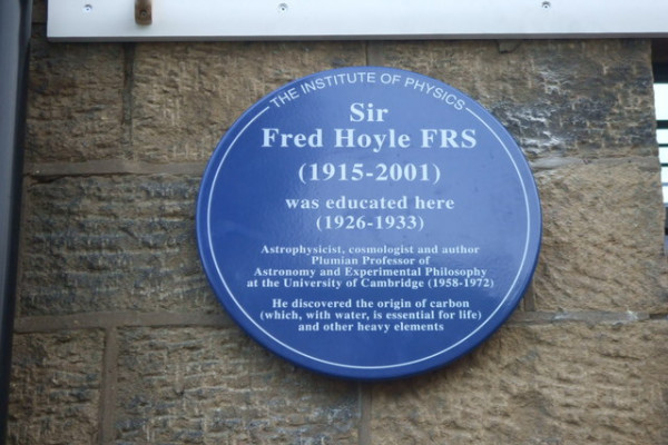 Plaque to Sir Fred Hoyle, near to Crossflatts, Bradford, Great Britain