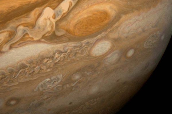  The Great Red Spot as seen from Voyager 1 This dramatic view of Jupiter's Great Red Spot and its surroundings was obtained by Voyager 1 on February 25, 1979, when the spacecraft was 5.7 million miles (9.2 million kilometers) from Jupiter. Cloud...