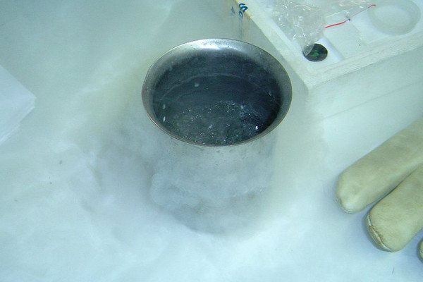 Liquid nitrogen boiling at room temperature