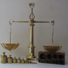 Balance scales