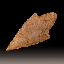 Neolithic arrowhead from Saint-Léons, Aveyron, France