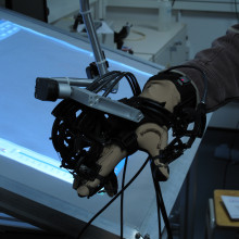 Laser Tweezer Glove