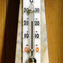 Mercury thermometer. Image credit: Anonimski (wikipedia)