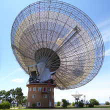 Parkes radio telescope viewed from the visitor's area.