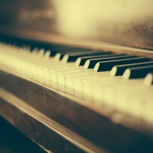 this is a picture of a piano keyboard