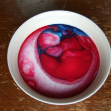 Psychedelic Patterns in milk and food colouring