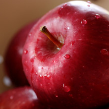 Red Delicious apples How a food looks can influence how you think it tastes.