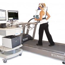 VO2 max measurement through a modern metabolic cart during a graded exercise test on a treadmill
