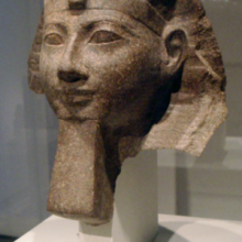 Photo of a bust of the pharoah Hatshepsut, taken at the Altes Museum, Berlin (part of the Ägyptisches Museum Berlin collection).